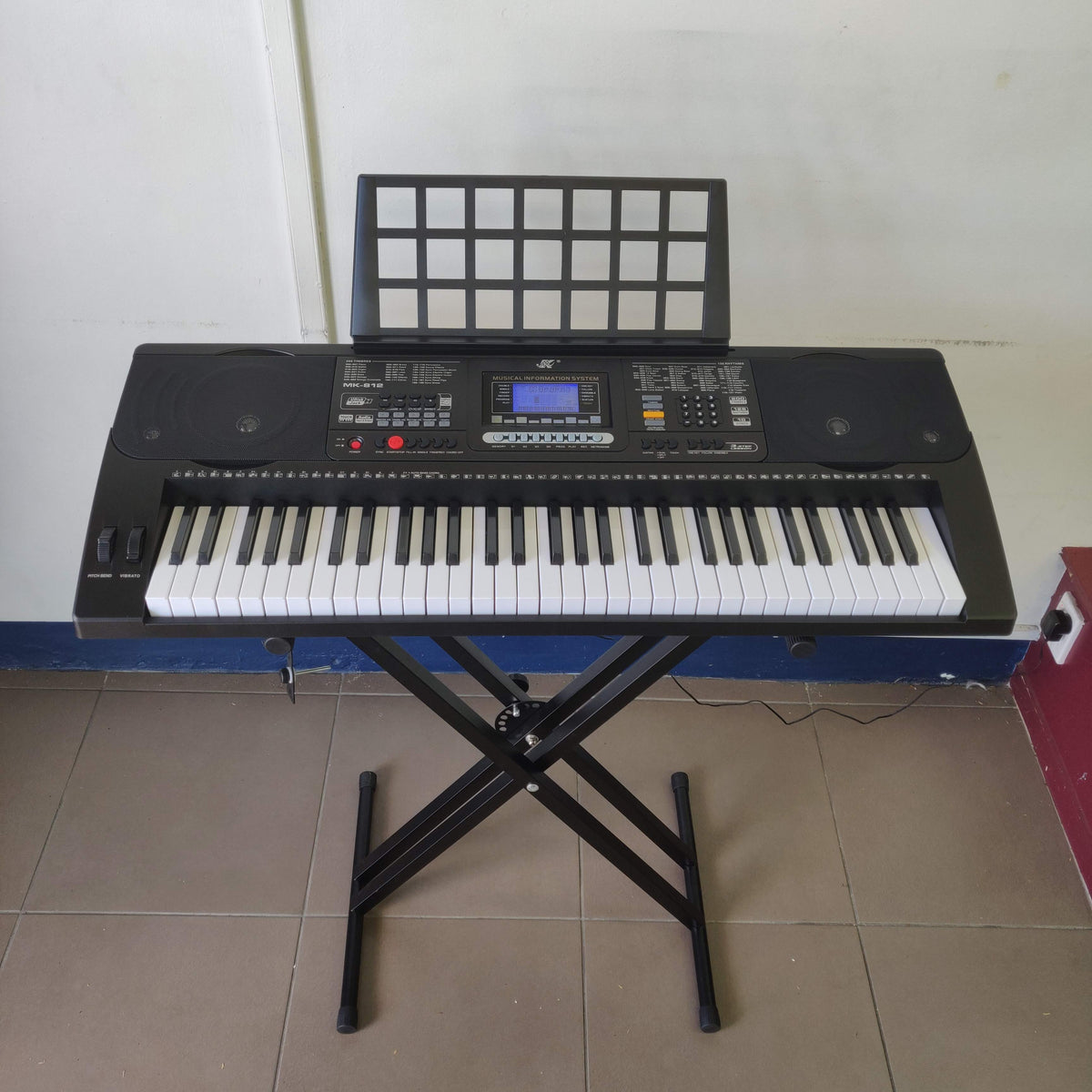 Keyboard Piano 61 Keys +Touch Sense + Vibrato Supermenu